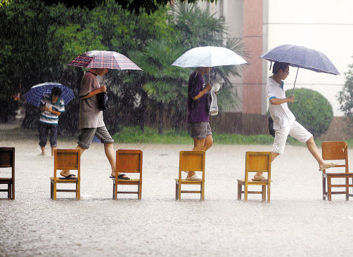 暴雨侵袭